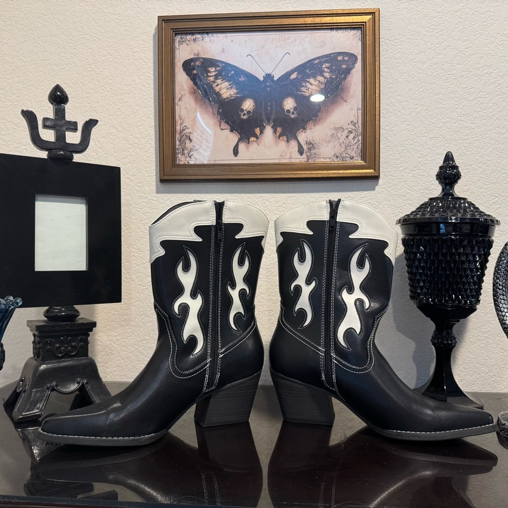 Universal Thread Women's Xena Western Goth Cowboy Boots Black White sz11